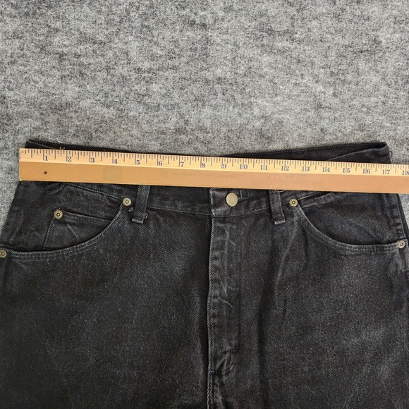 Vintage Wrangler Jeans Mens 34x31 Black Denim Straight Rugged Wear Work Made USA - Picture 9 of 13